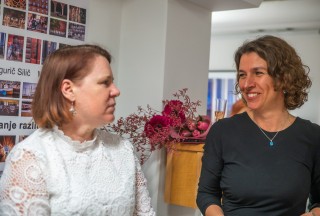 Odprtje razstave Barbara Gregurič Silič in Maja Špendal - SOBIVANJE RAZLIČNOSTI